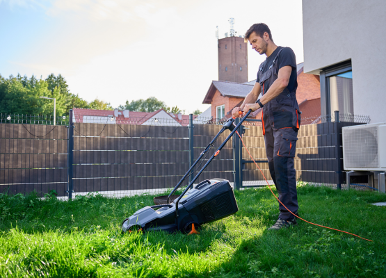 Tonte de printemps, 5 erreurs qui abiment la pelouse